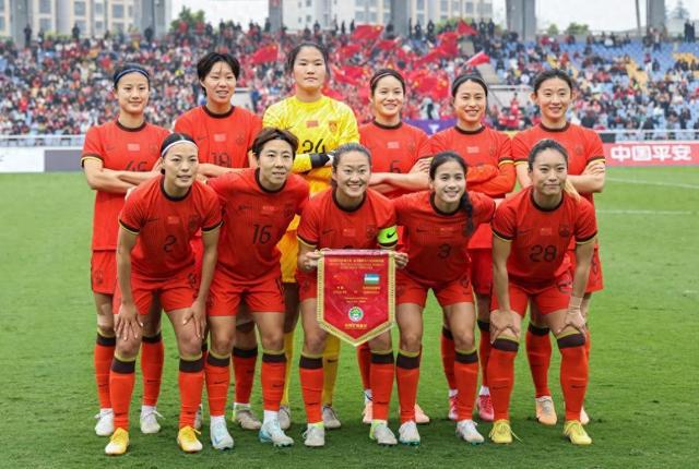 中国女足在足球友谊赛中全面溃败对手