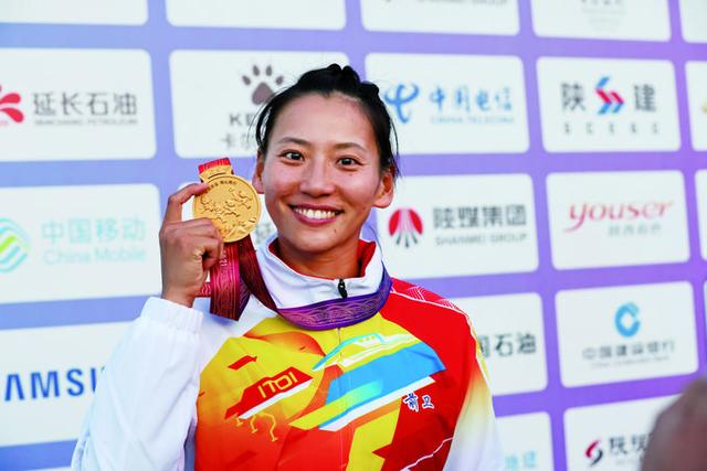 关于美国女子柔道选手勇夺金牌，实力超群的信息