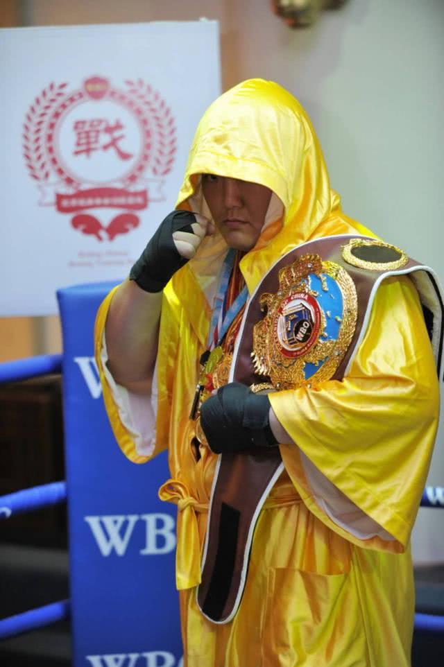 关于拳击选手全力出击比赛，备战心态平和的信息