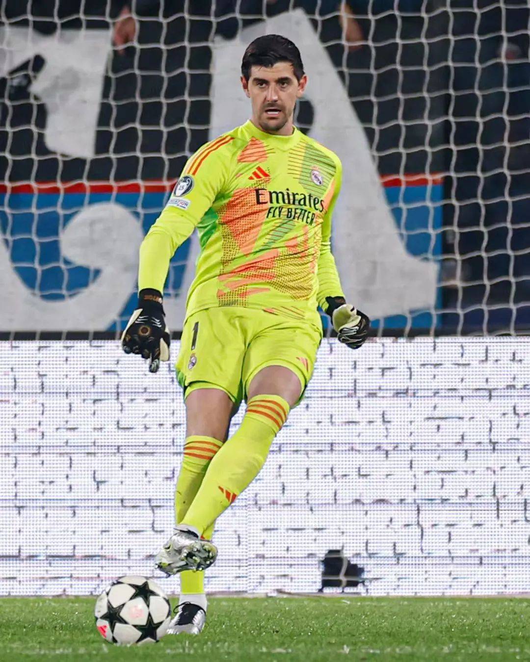 AG视讯官方网站-皇家马德里备战欧冠，冠军霸气归来的简单介绍