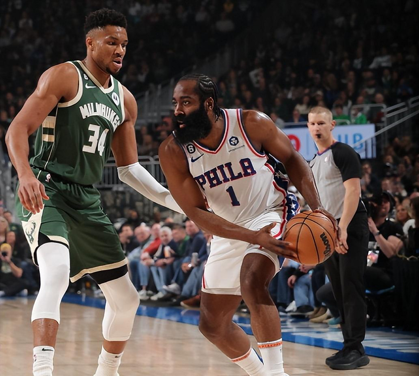 AG真人官方-雄鹿逆转勇士，字母哥砍下35分