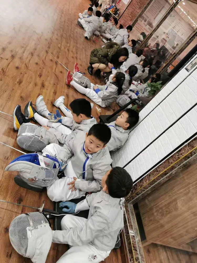 AG百家乐网址-白俄罗斯击剑队震撼登顶，赢得掌声