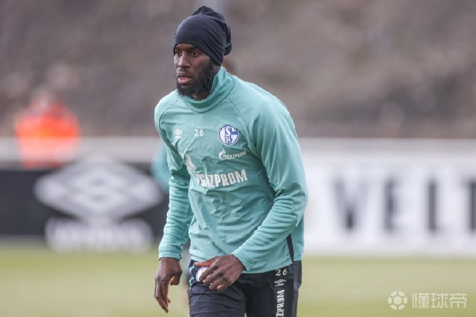 沙尔克04战平弗赖堡，保持不败纪录