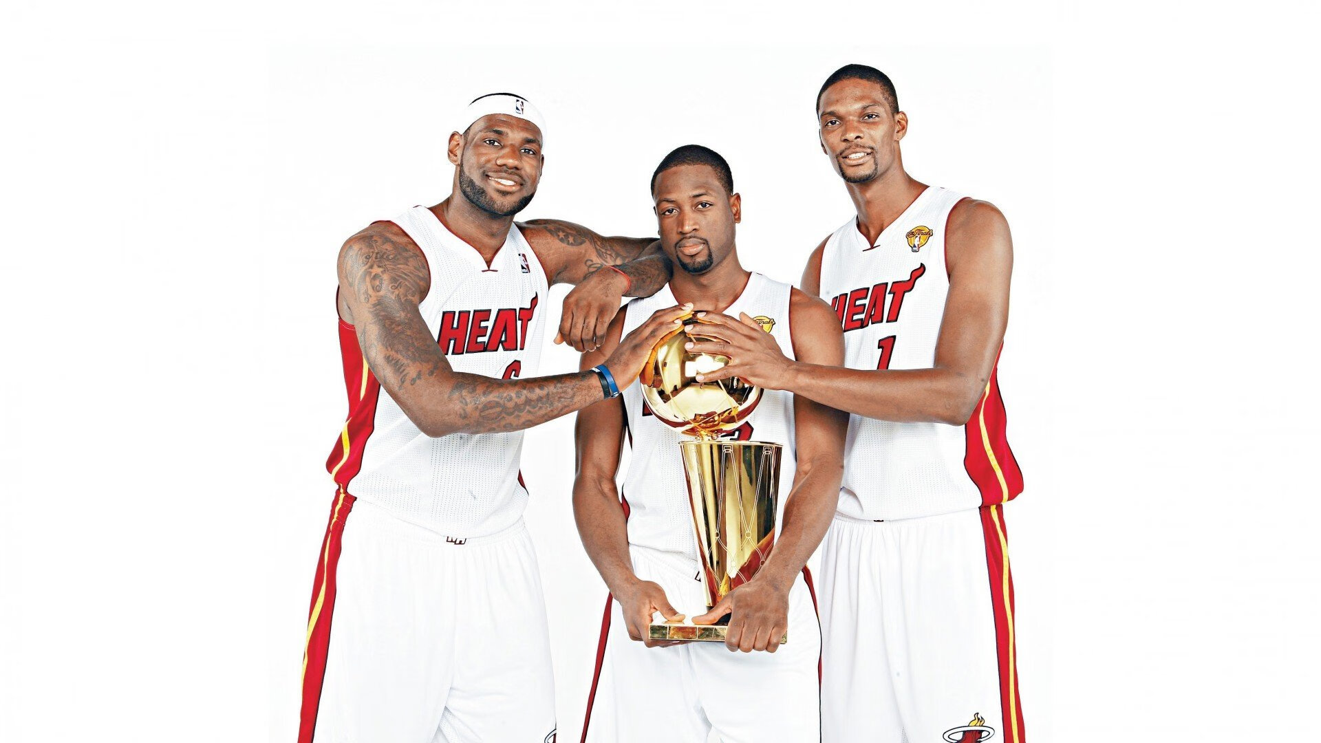 德甲争冠焦点战上演跨界奇迹，浙江队篮球表演赛险胜尼克斯引轰动