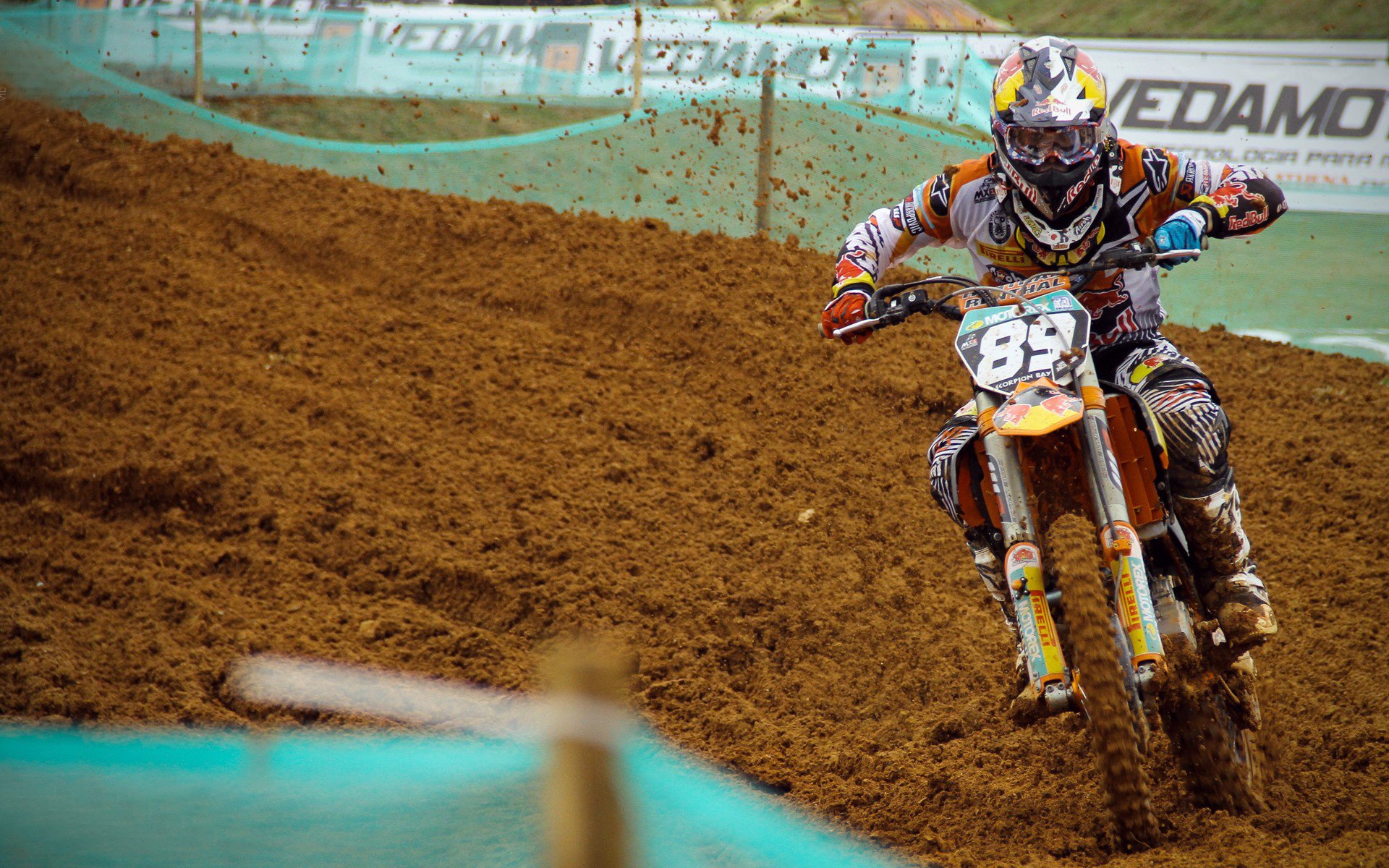 双线闪耀，阿拉巴逆境爆发诠释领袖价值，哥伦比亚完胜澳大利亚展露冠军相